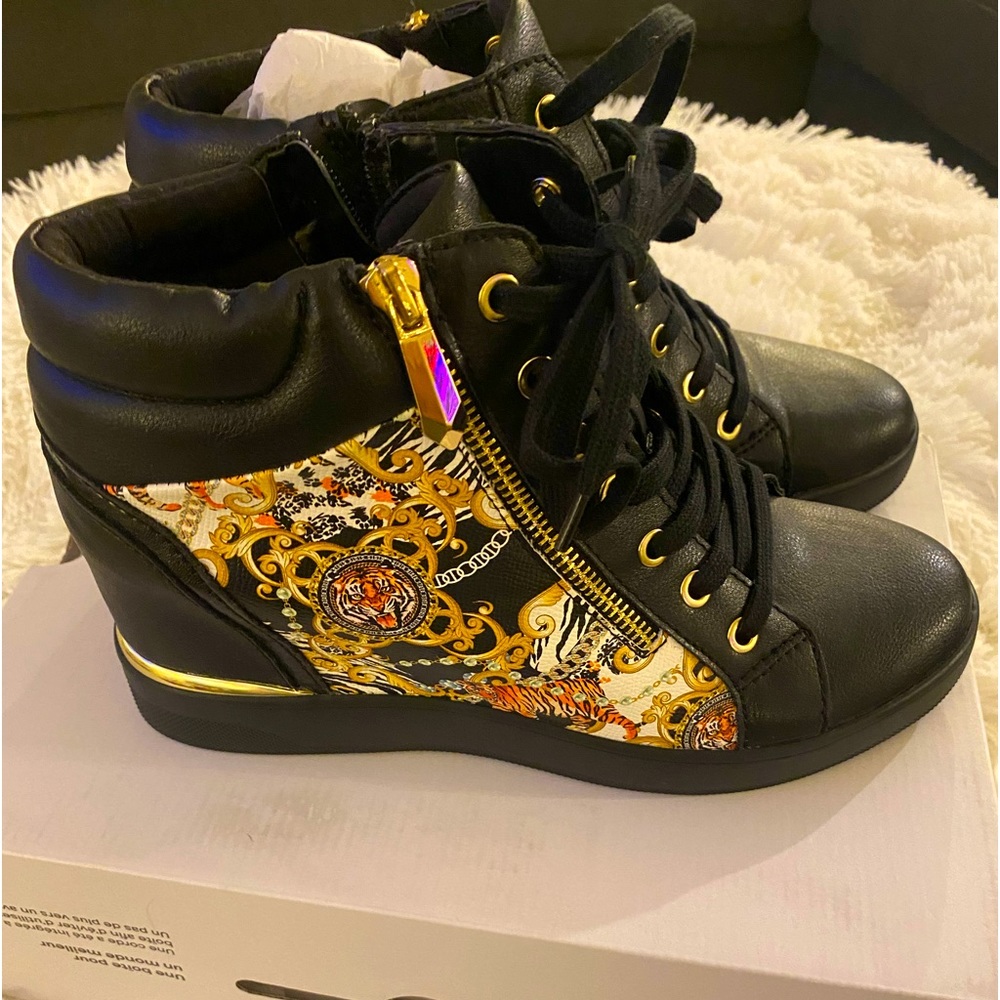 Aldo wedged sneakers black and gold size 10
